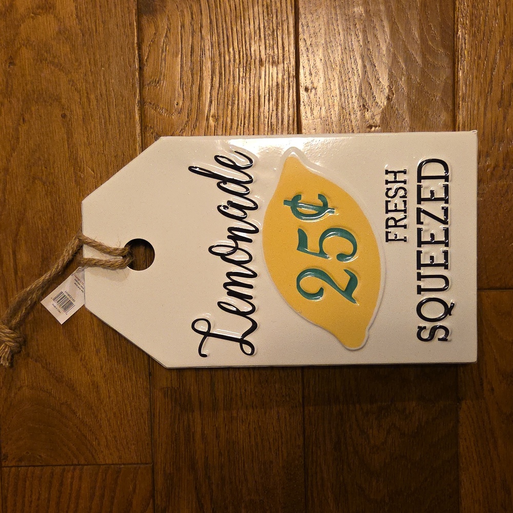 Lemonade 25 Cents Fresh Squeezed Embossed Metal Wall Decor Sign Farmhouse NWT